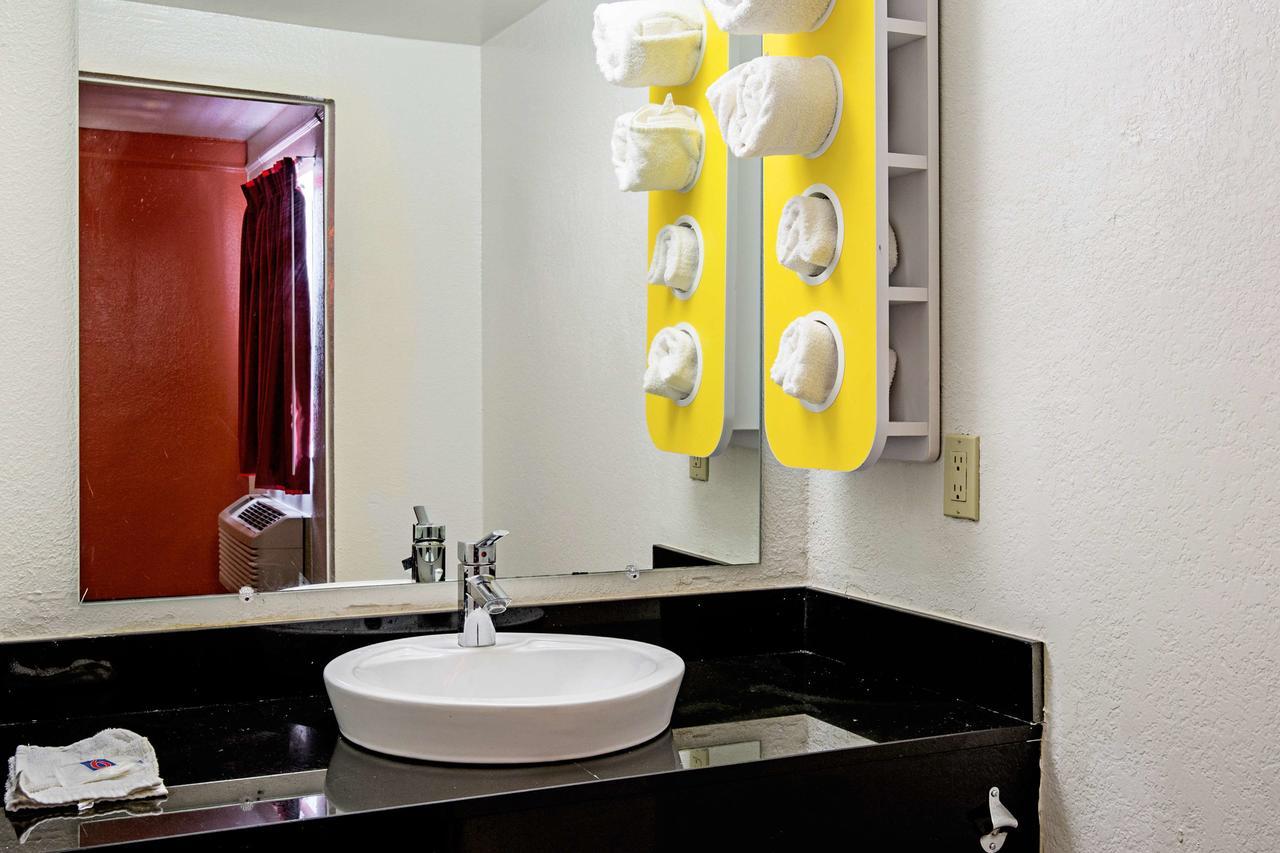 Motel 6 Texas City Eksteriør billede