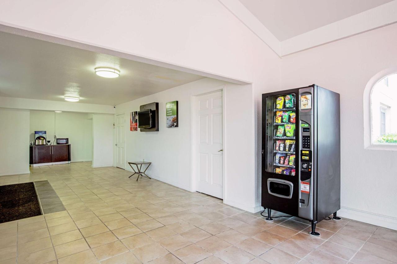 Motel 6 Texas City Eksteriør billede